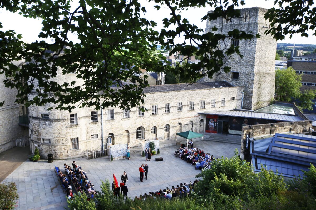 Oxford Castle Summer Shakespeare01 Min 1200X800